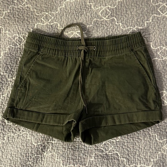 Mendocino - seven sisters army green shorts - Picture 1 of 3